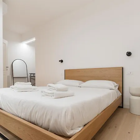 Guesthost - Luxury De Angeli, Appartement
